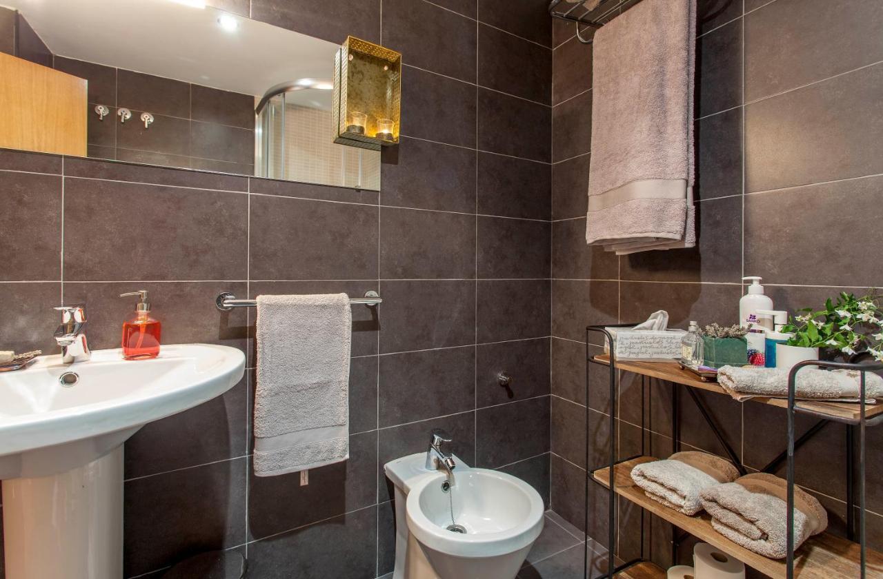 Apartment Luxurious & Alluring In Historic Town Valencia